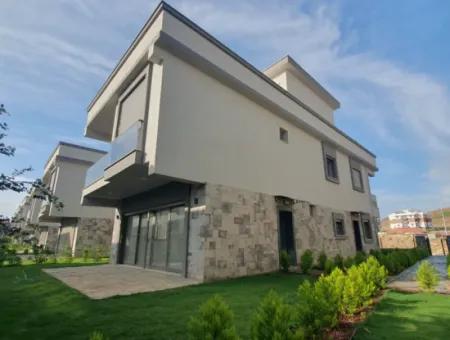 Izmir Seferihisar Çolakibrahim Mah.de 4 1 Villa Zu Verkaufen