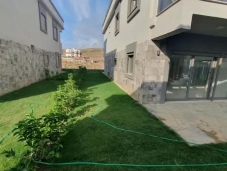 Izmir Seferihisar Çolakibrahim Mah.de 4 1 Villa For Sale