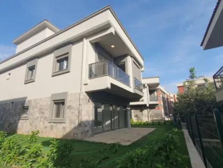 İzmir Seferihisar Çolakibrahim Mah.de 4+1 Satılık Villa