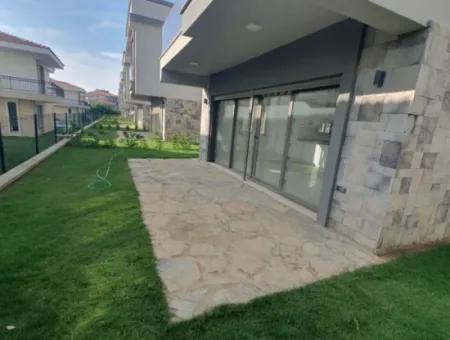 İzmir Seferihisar Çolakibrahim Mah.de 4+1 Satılık Villa